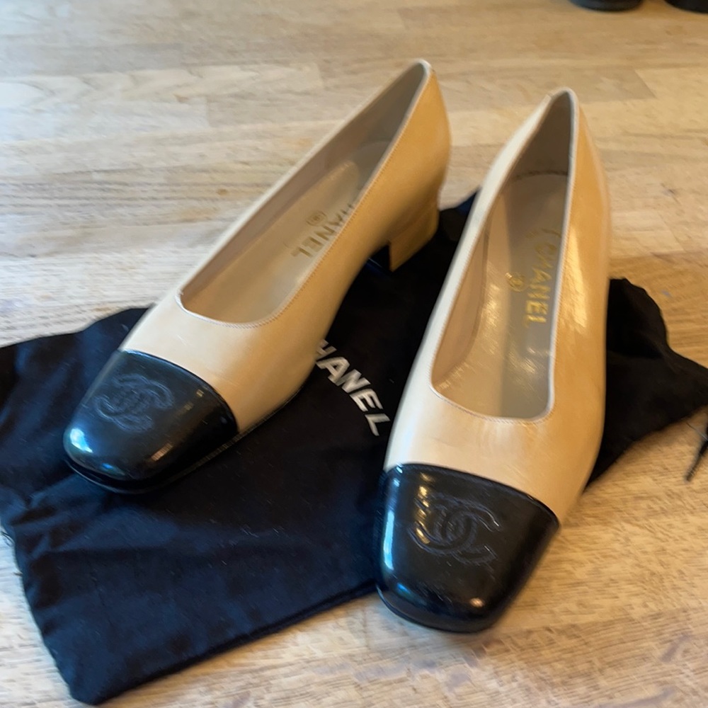 Chanel cap-toe low-heels
